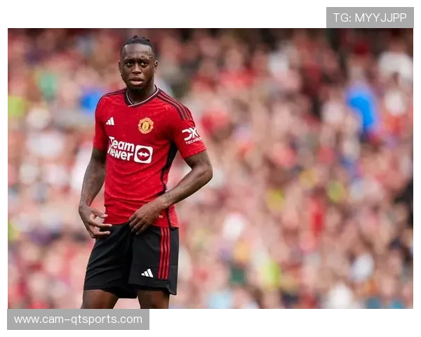 万比萨卡防守瞬间:单场6次铲断化解传中危机